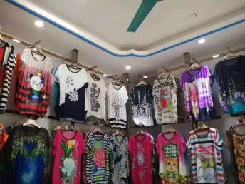 图 便宜库存尾货儿童半袖背心处理外贸服装尾货批发经营多年那里有 北京二手服装鞋帽箱包