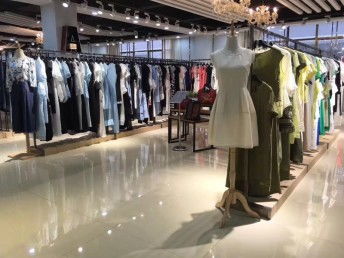 图 深圳高端服装品牌折扣批发休闲连衣裙1折 上海服装 鞋帽 箱包