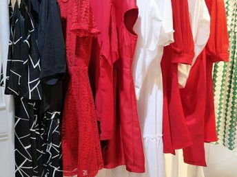 图 海贝16夏装 专柜正品 品牌女装折扣批发库存尾货厂家直销走份 广州二手服装鞋帽箱包