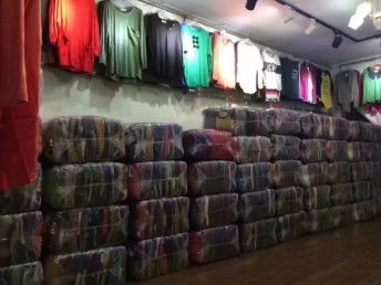 图 便宜库存尾货品牌服装货源批发 一手尾货服装货源 广州服装 鞋帽 箱包