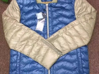 图 羽绒服棉衣 冬季品牌尾货批发 专卖店断码清货批发 深圳服装 鞋帽 箱包
